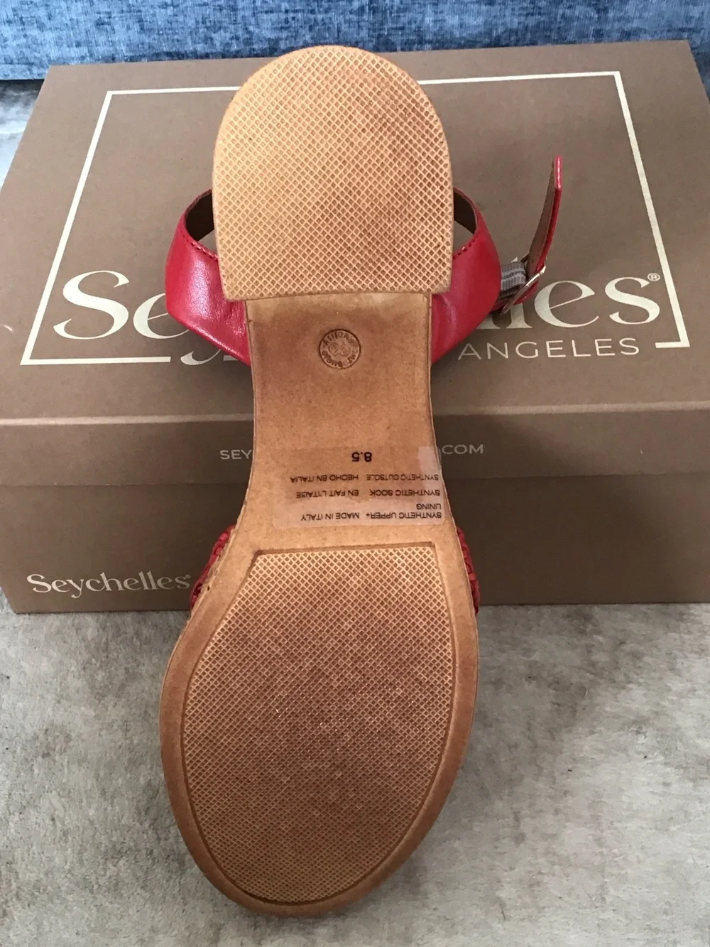 Seychelles bold red